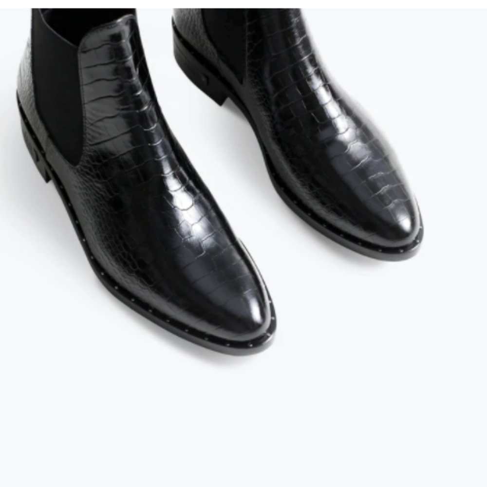 SLEEK CHELSEA BOOT never worn